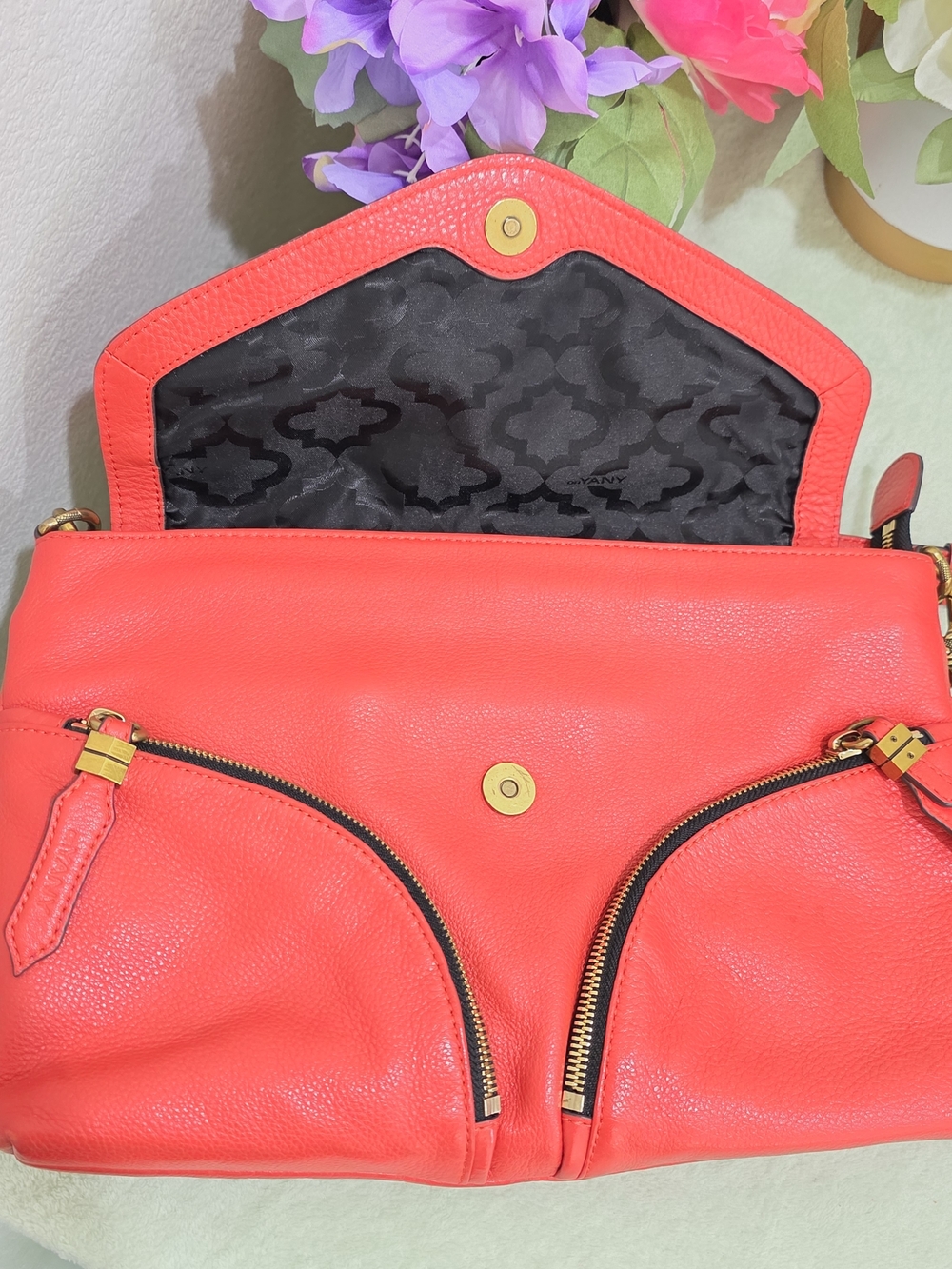 Orange Leather Shoulder Bag with Antique Gold Chain Strap And Crossbody - Picture 8 of 14